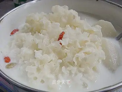 Tremella milk soup