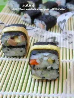 Mini cube sushi
