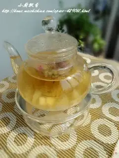 Rose, chrysanthemum, pear tea