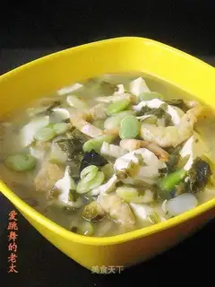 Dried shrimp, pickled cabbage and tofu soup