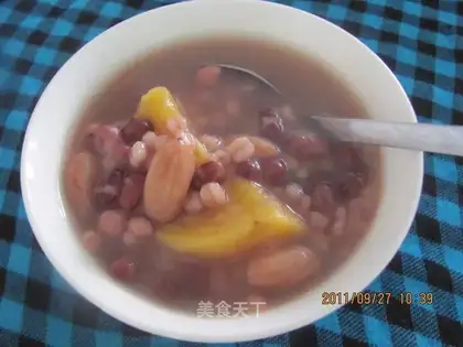 Red bean, coix, sweet potato porridge