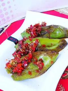 Chop pepper and stewed pepper