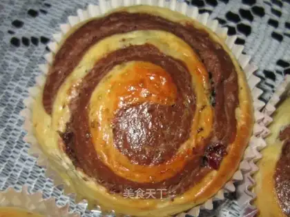 Two-color bread roll