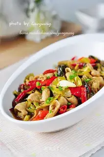Braised pork intestines with pickled cabbage