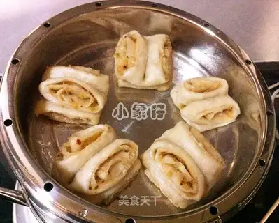 Spicy chopped green onion roll