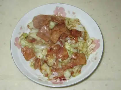 stir-fried bacon with cabbage