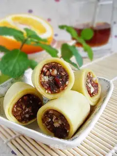 Red date egg cake roll