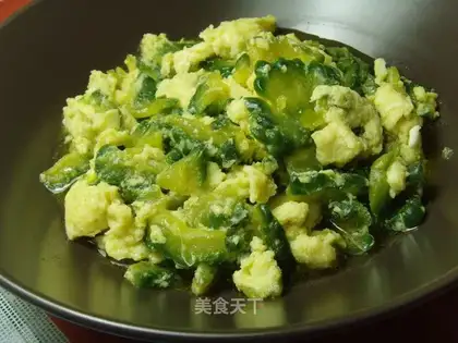 Scrambled eggs with bitter gourd