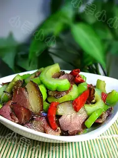 stir-fried bacon with bitter gourd