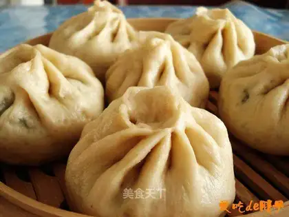 Pork buns with yellow beard vegetables