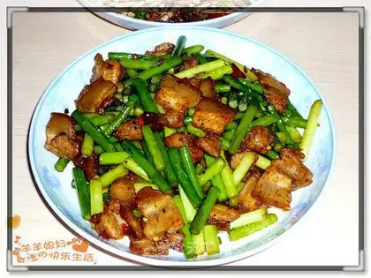 Twice-cooked pork with garlic sprouts