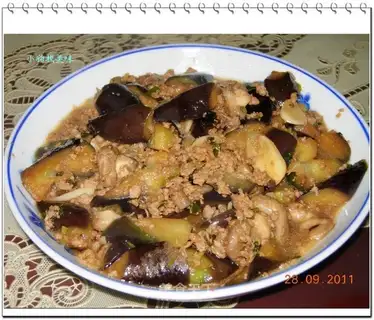 Roasted eggplant with minced pork and mushroom