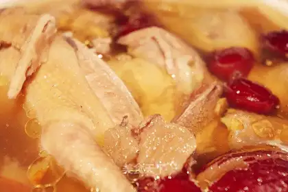 Tremella, red dates, baby pigeon soup