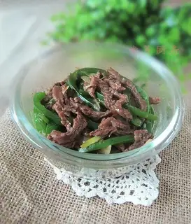 Beef tenderloin with black pepper with lemon flavor