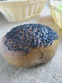 Black sesame flour bread