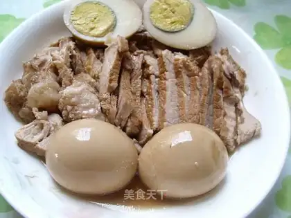 braised pork and braised eggs