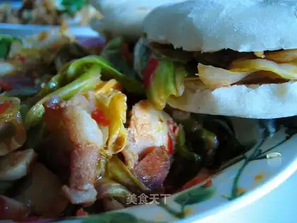 Twice-cooked pork sandwich cake