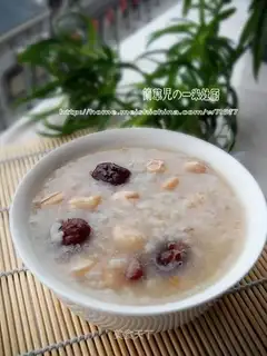 Red dates and peanut porridge
