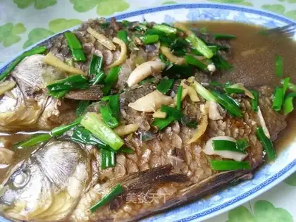 braised crucian carp