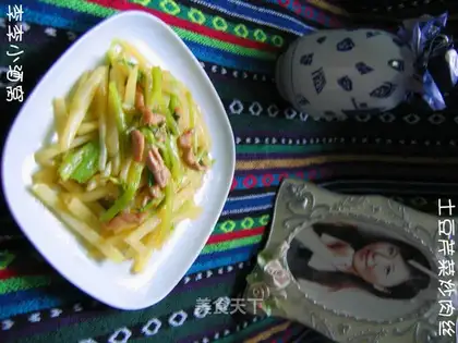 stir-fried shredded pork with potatoes and celery