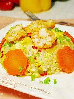 Fried rice with shrimp and egg