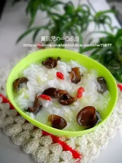 Cabbage and fungus porridge
