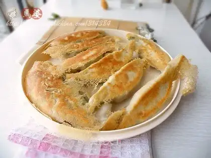 Three delicacies big pot stickers