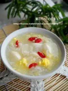 Lily and egg yolk porridge
