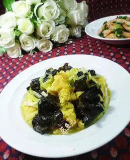 Sprouts, black-mucked eggs