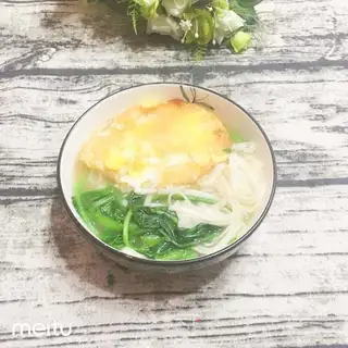Pine food, egg noodles