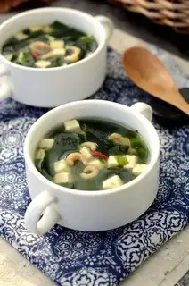 A dry soup skirt with tofu soup
