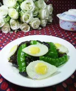 The quail egg, the black mollusk beans