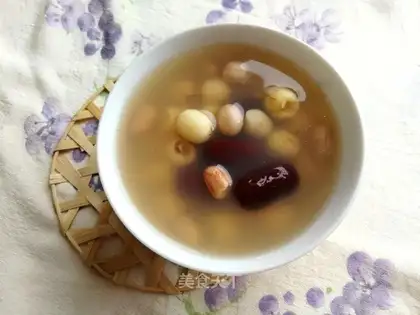 Peanut lotus soup