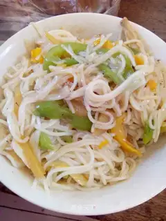 Pillard pork noodles