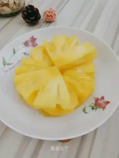 Salted pineapple