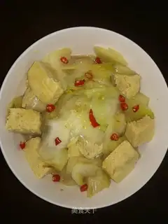 Cracked tofu with cabbage