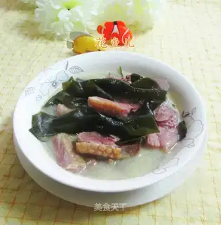 The sea laces boiled duck legs