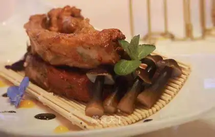Black pork ribs