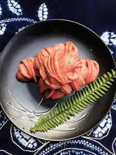 Red rice roll