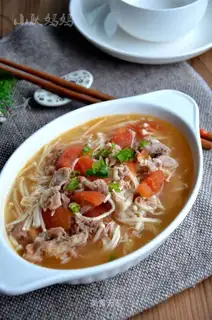 Gold-cracking mushroom tomato fat cow soup