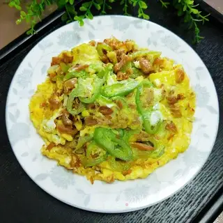 radish and green pepper and eggs