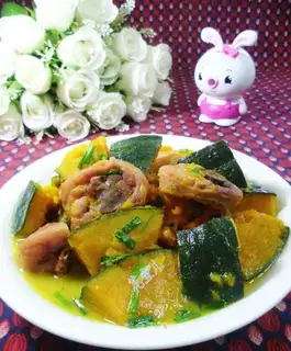 Pumpkin with chicken legs