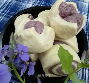 Double-coloured buns