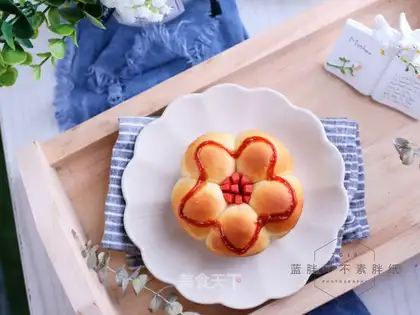 A little flower bun