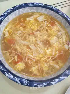Golden fungus egg soup