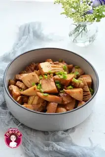 Five flowers and gravy