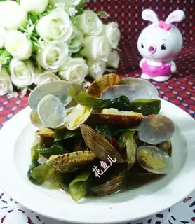 Sea laces with fried clams