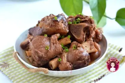 The lamb's leg