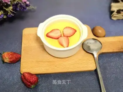 Strawberry milk pudding