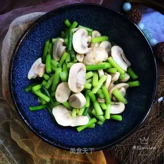 Snack and garlic